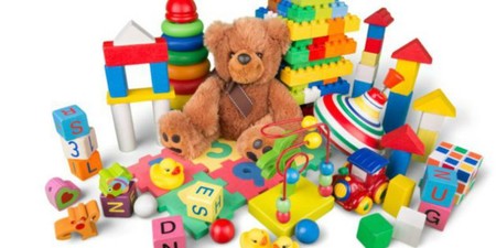 Cuatro sets de marcas de juguetes como Pinypon, Kidkraft o Lego rebajadas en Amazon