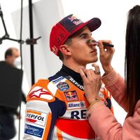 Marc Márquez progresa de su lesión tras otra inspección médica pero no hay fecha para su vuelta a MotoGP