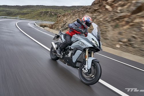 Probamos la BMW S 1000 XR: los mismos 165 CV para una moto trail más completa en todo