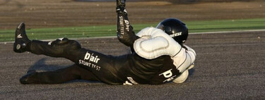 Los airbag de pago han llegado a las motos: o pagas la suscripción o no te protege si te caes 