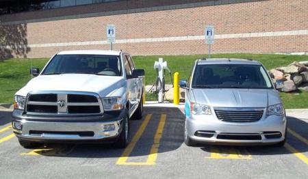 Chrysler toma de vuelta todos sus híbridos enchufables en pruebas por sobrecalentamiento de las baterías