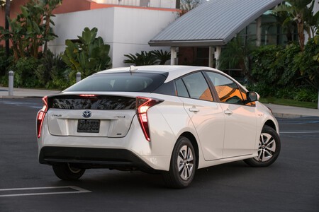 toyota prius 2016