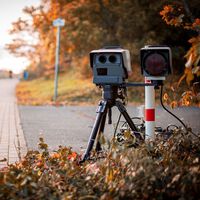 Un radar asturiano ha puesto tantas multas que ha saturado Correos, y hasta el ayuntamiento pide perdón