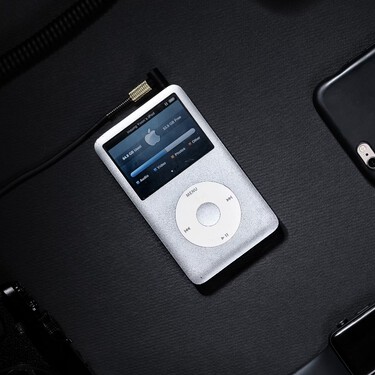 Los iPod son los nuevos vinilos. Vuelven a estar de moda, aunque con una diferencia importante: el precio 
