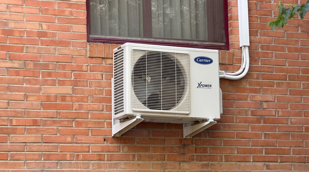 Si tu aire acondicionado vibra o hace ruido, quizá el problema esté en una pieza que casi nadie revisa