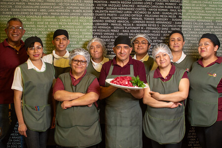 Este es el único lugar en toda CDMX donde puedes comer los gigantescos Chiles en nogada de 1 kilo