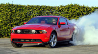 Top Gear funde los neumáticos del 2010 Ford Mustang GT