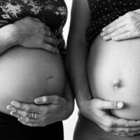 Dos hermanas dan a luz a sus bebés con 90 minutos de diferencia y en el mismo hospital