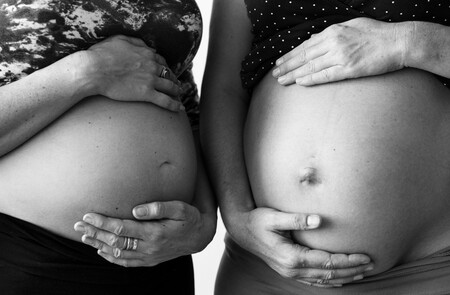 Dos hermanas dan a luz a sus bebés con 90 minutos de diferencia y en el mismo hospital