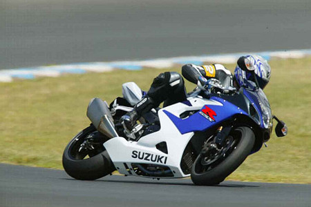suzuki-gsx-r-1000-2005-cruzada.jpg