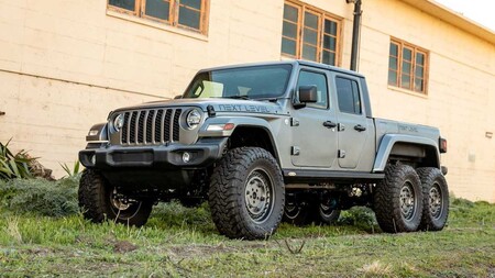 Jeep Gladiator 6x6 por Next Level, una modificación más que se sube a la tendencia de las seis llantas