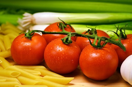 El tomate no eleva el ácido úrico en sangre, aunque sea una creencia popular