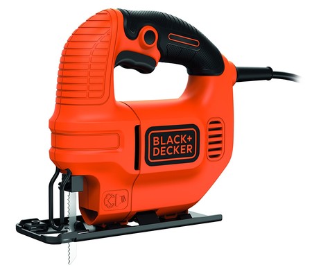 Por 22,99 euros tenemos esta sierra de calar Black and Decker KS501 en Amazon