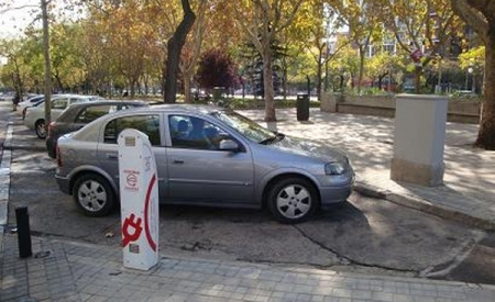 Poste de recarga Castellana 160