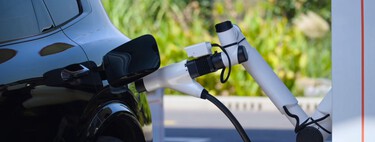 China supera a Tesla cargando autos eléctricos en cuatro minutos, pero esta velocidad extrema genera dudas sobre el desgaste de la batería