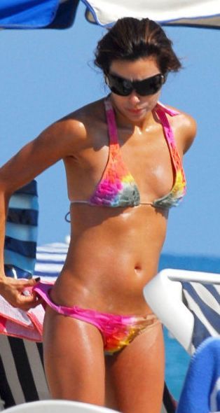 Eva Longoria se broncea en Alicante