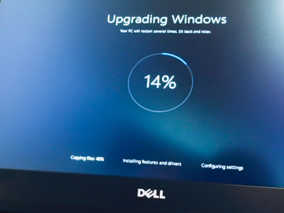 Da igual que tengas datos limitados, Windows 10 prueba con forzarte algunas actualizaciones igualmente