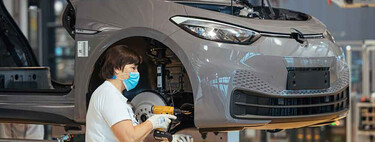 Volkswagen se está quedando sin dinero: le faltan 11.000 millones de euros para poder funcionar en 2026. Si no los consigue tendrá vender que algunas de sus marcas