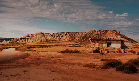 Viajes Eclipse Solar Pueblos Espana Navarra Bardenas Reales Escapadas Verano Fresco Rural Fotografia