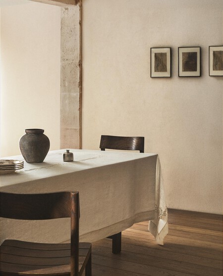 MANTEL LINO BORDADO FLORAL Y VAINICA