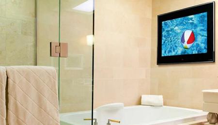 ¿Quieres una tele para tu bañera? Aquavision tiene lo que estás buscando