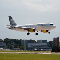 Vueling cobrará por el equipaje de mano... al igual que estas aerolíneas que ya lo hacen 
