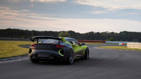 Lotus Emira Gt4