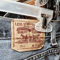 Cinco vaqueros de las rebajas de Levi's a mitad de precio que puedes conseguir aún más baratos  