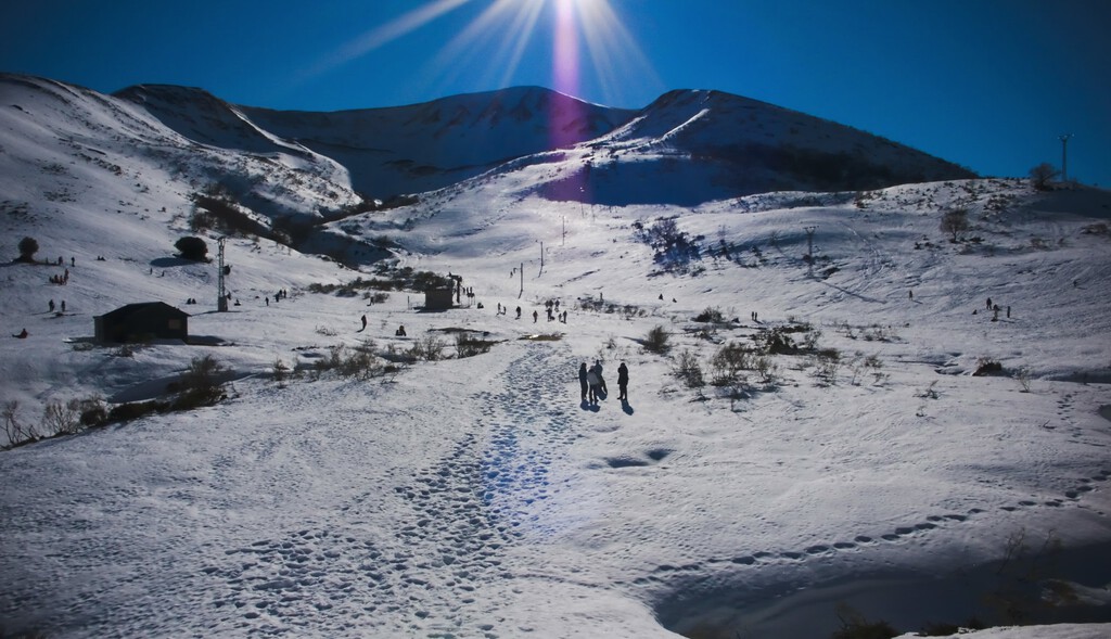 Las ruinas de la nieve: el mapa de las estaciones de esquí que una vez poblaron España y que hoy están abandonadas
