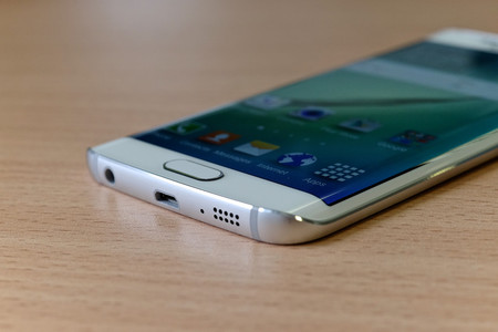 El futuro de la serie Galaxy A: pantallas curvas y nuevos A5 y A7 en camino