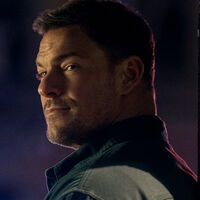 Alan Ritchson, sobre su libro favorito de Reacher: "Dato curioso, íbamos a rodarla hasta que alguien fue reelegido" 