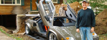 Un ingeniero tardó 17 años en construir el Lamborghini Countach de sus sueños desde el sótano de su casa. El problema fue sacarlo 