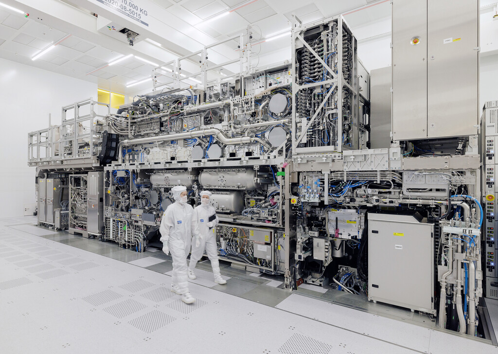 High-NA EUV todavía está llegando a las fábricas. ASML y Zeiss ya tienen un nombre para lo siguiente: Hyper-NA