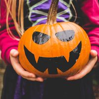 17 originales ideas para decorar calabazas de Halloween con los más pequeños