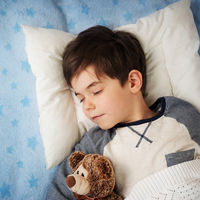 La hora de dormir también importa: ir a la cama temprano ayuda a que los niños mantengan un peso saludable