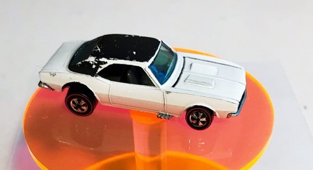 Esta réplica a escala de un Chevrolet Camaro 67 te costará más que un Camaro ZL1 nuevo