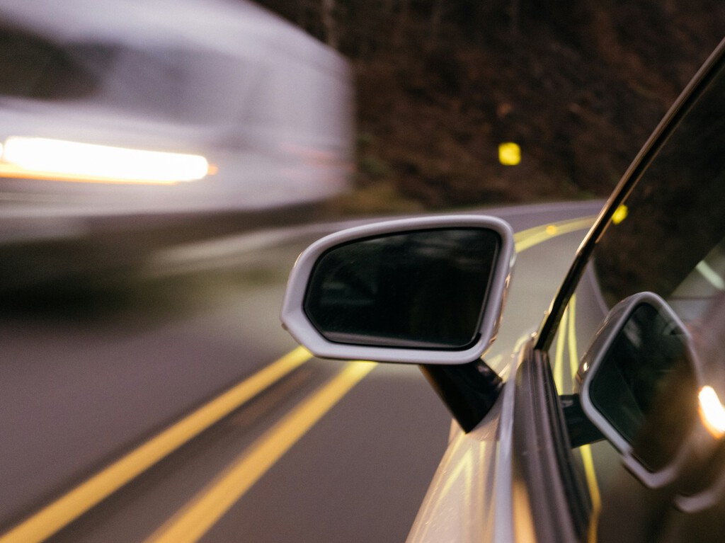 La DGT ya tantea introducir más restricciones a los adelantamientos este año. Con un objetivo: el mal tiempo