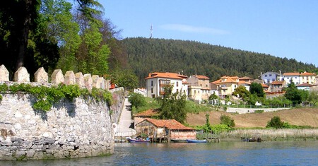 Pueblo Pesquero Asturias Bonito Castillo Sin Turistas Medieval
