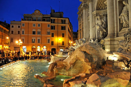 La Fontana de Trevi de Roma recaudó 540.000 euros en monedas 