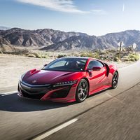 Video: El Acura NSX reta al Tesla Model S en el 1/4 de milla y el resultado nos sorprendió