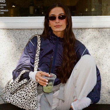 Las New Balance que acaban de salir y ya están hundiendo a las Samba: son de un color tormenta inigualable