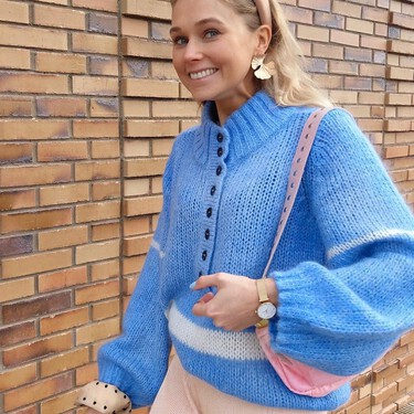 Las nuevas Converse en azul cielo que levantan cualquier look: las zapatillas anti días grises definitivas 