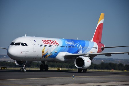 El Universo De Disneyland Paris Llega A Los Aviones De Iberia