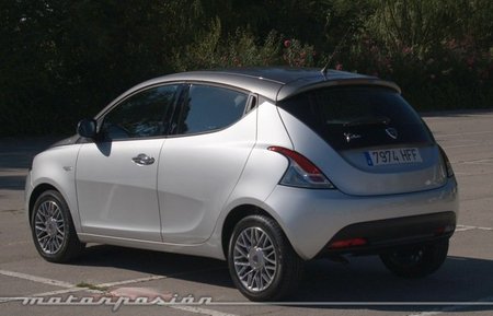 Lancia-Ypsilon-03