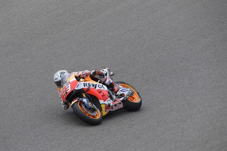 Brad Binder, Marc Márquez y Franco Morbidelli al mando en los libres de Malasia