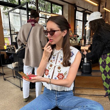 Michael Kors rebaja el bolso tipo capazo que respira lujo silencioso y va con todo 