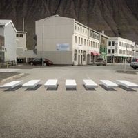 En Islandia ya han estrenado estos pasos de peatones en 3D que parecen flotar sobre el asfalto... ¡y molan!