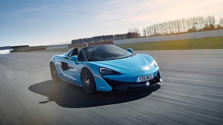 El McLaren 570S Spider también recibe el paquete Track Pack, pensado para los circuitos