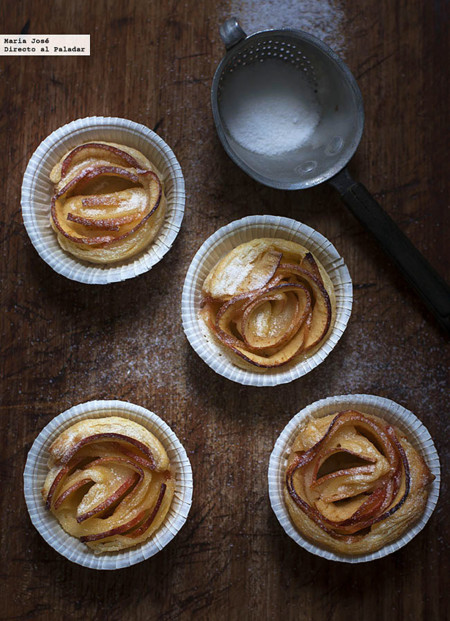 Rosas de hojaldre y manzana. Receta de postre