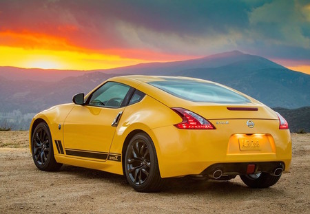 Nissan 370z Coupe Heritage Edition 2018 1024 09